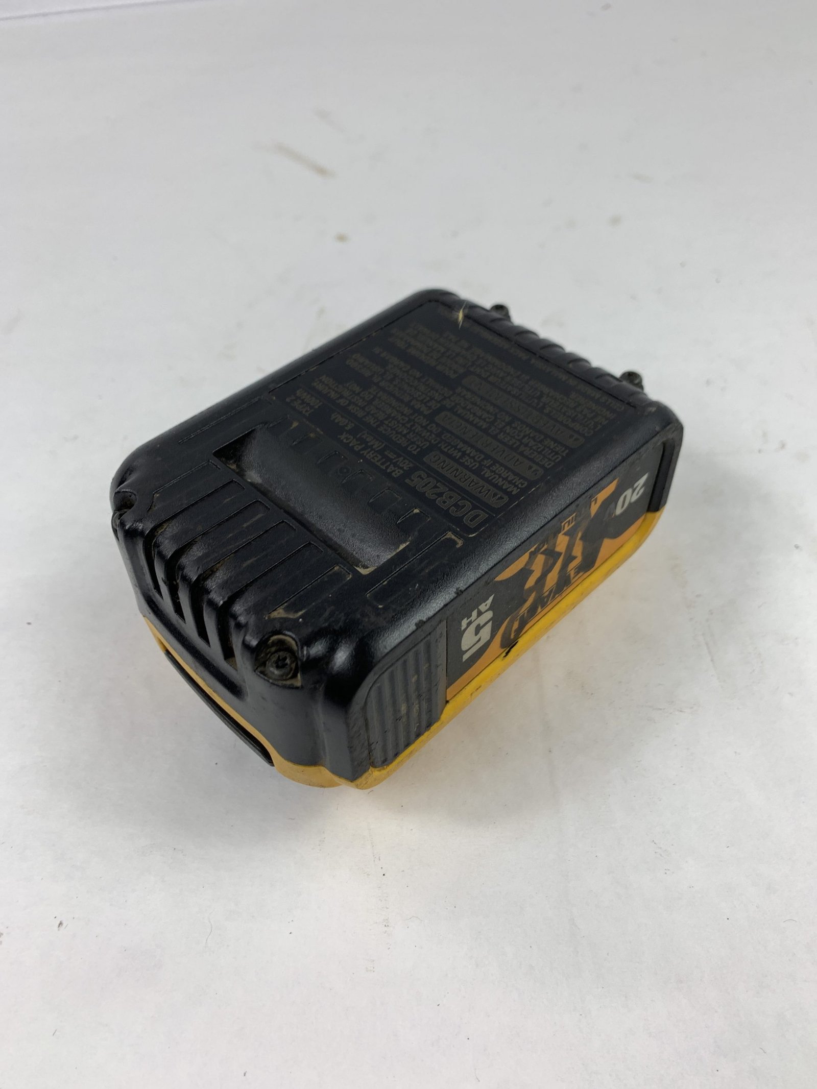 Dewalt - DCB205 - Image 2