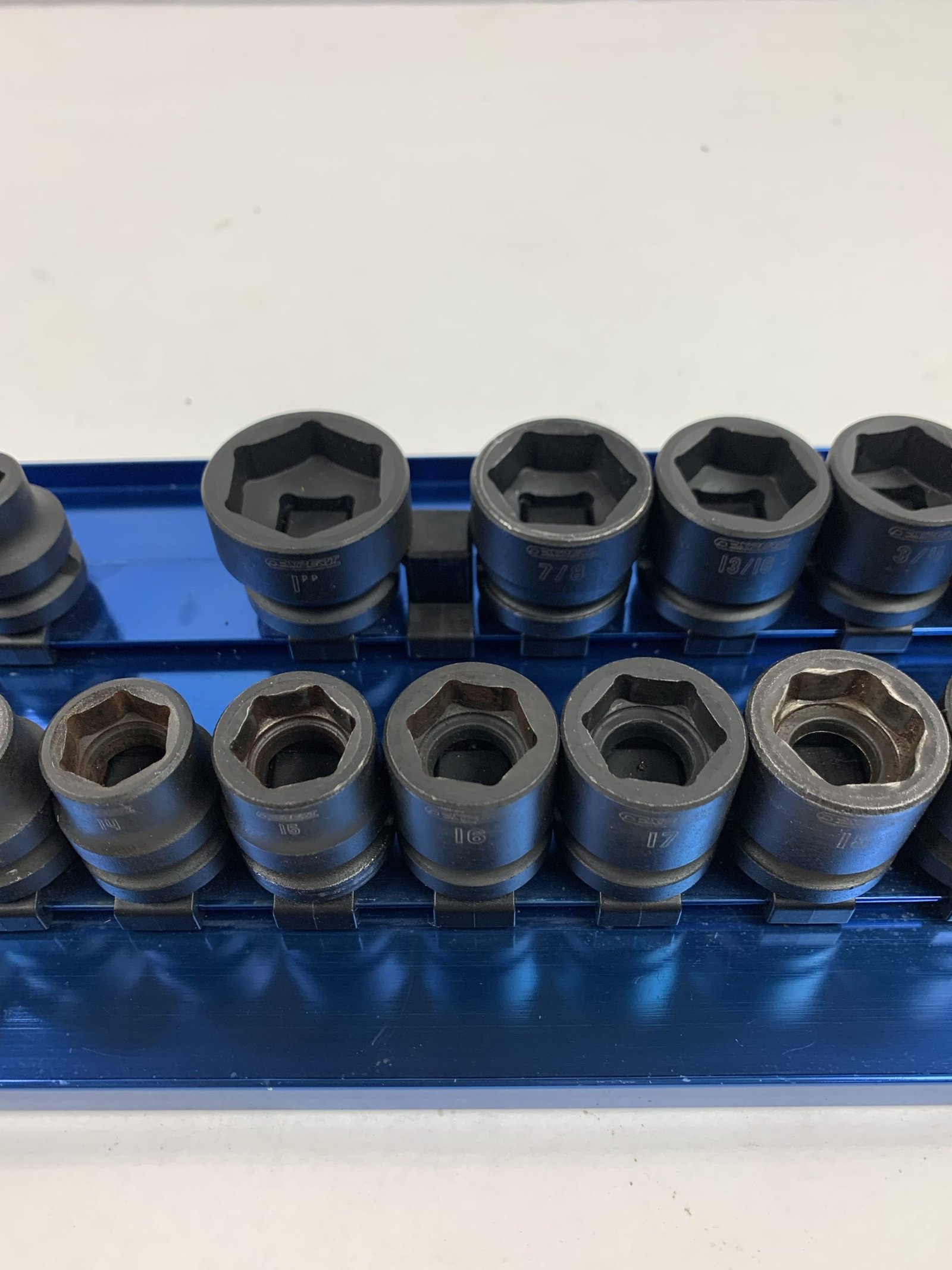 Expert - E041657-I - Image 3