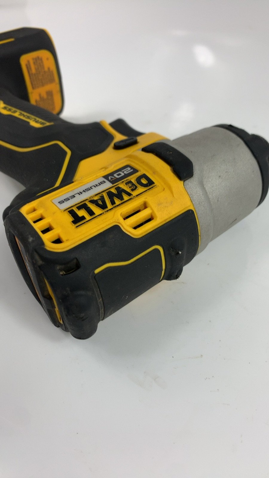 DeWalt - DCF840 - Image 4